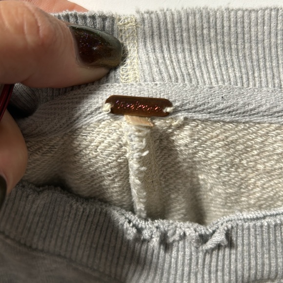 Free people distressed gray sweatshirt size M oversized excellent condition - Picture 3 of 6